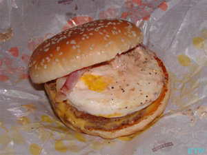 マクドナルドのチーズたまごダブルマック