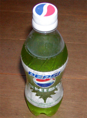 「ペプシしそ」を飲む