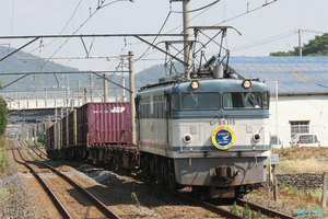 「第17回JR貨物フェスティバル」告知ヘッドマーク付き貨物列車 