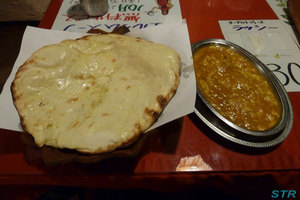 宇多津のカーナピーナでカレーを食べる