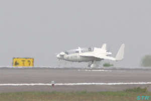 高松空港でコンチネンタル機を見る