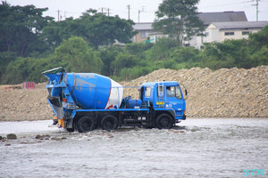 ミキサー車が・・・