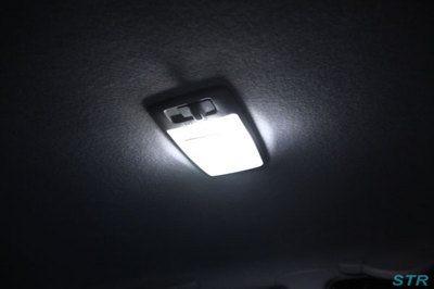 車のルームランプをLED式に交換
