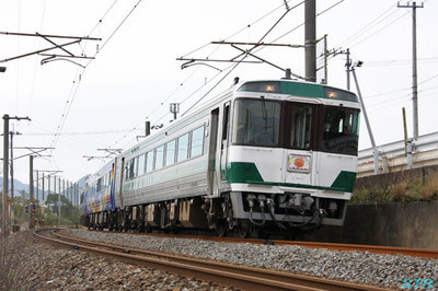 瀬戸大橋ゆうゆうアンパンマンカー号