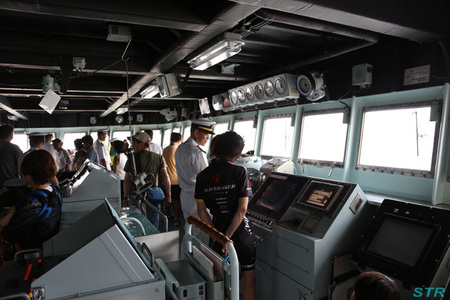 掃海母艦うらがを見学