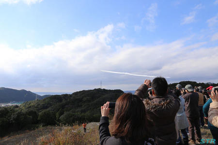 土佐清水分屯基地開庁20周年記念行事 ブルーインパルス展示飛行