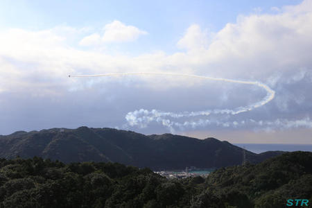 土佐清水分屯基地開庁20周年記念行事 ブルーインパルス展示飛行