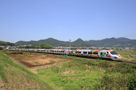 8000系アンパンマン列車を見る