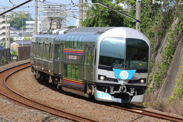 瀬戸大橋開通30周年記念ヘッドマーク付きマリンライナー