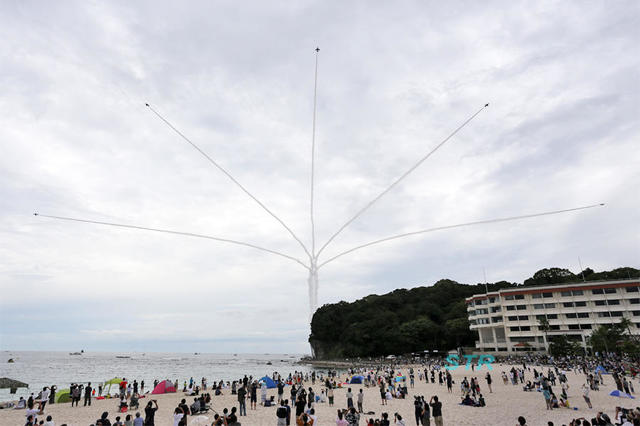 南紀白浜空港開港50周年記念 ブルーインパルス展示飛行