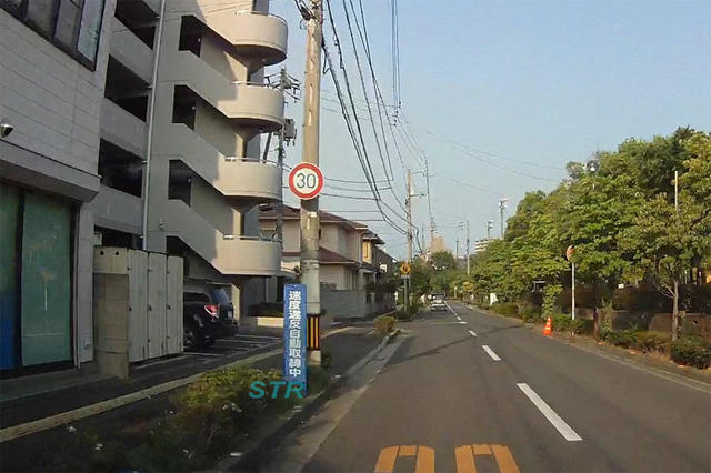 宇多津町 宇多津北小学校前で可搬式オービスによる速度取り締まり
