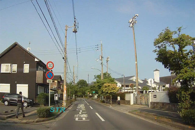 宇多津町 宇多津北小学校前で可搬式オービスによる速度取り締まり