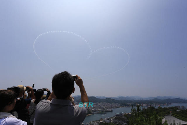 尾道港開港850周年記念 ブルーインパルス展示飛行