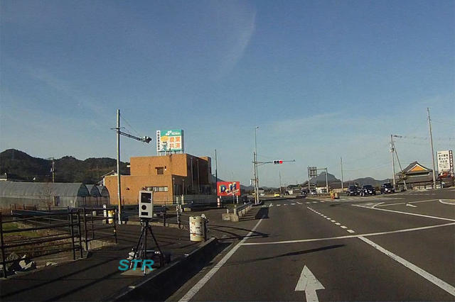 丸亀市綾歌町岡田 国道32号線で可搬式オービスによる速度取り締まり