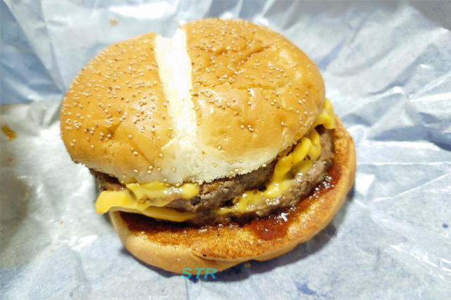 マクドナルドのサムライマック炙り醤油風ダブル肉厚ビーフ