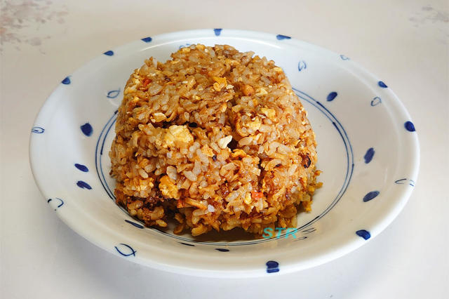 カップヌードル欧風チーズカレー炒飯を作ってみた