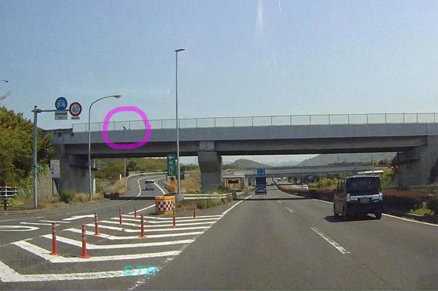 坂出市川津町 国道11号線坂出IC付近 白バイ追尾による取り締まり
