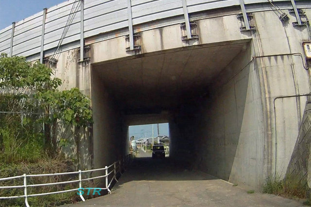 観音寺市大野原町大野原 高松自動車道側道での一時不停止違反取り締まり
