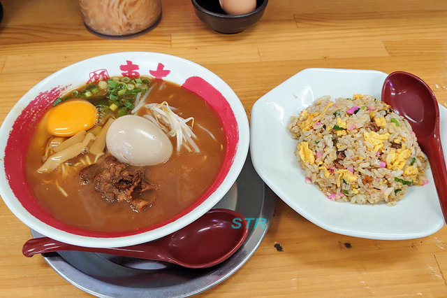 ラーメン東大で徳島ラーメンを食べる