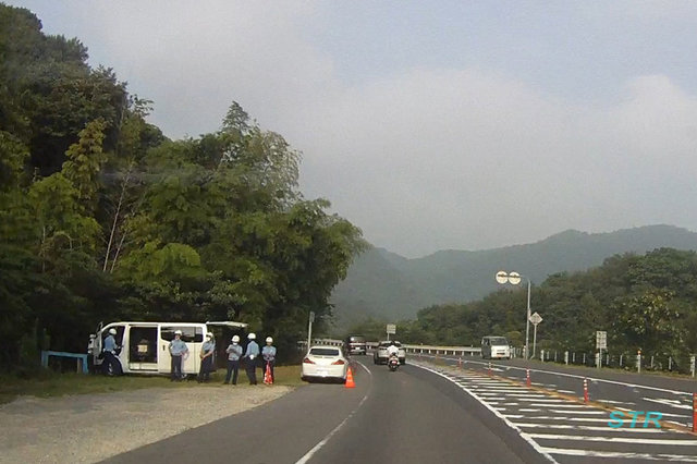 高松市生島町 県道161号さぬき浜街道下り車線 生島町交差点付近でのネズミ捕り