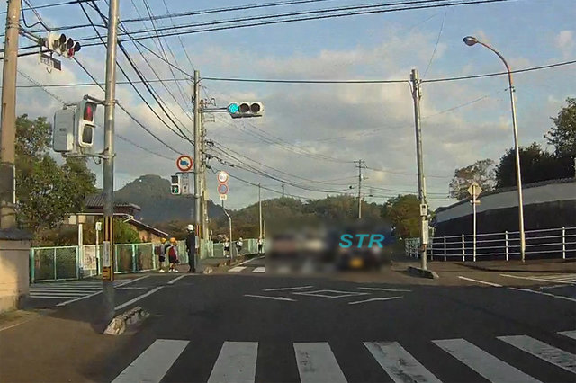 坂出市川津町 川津小学校西側での交差点監視