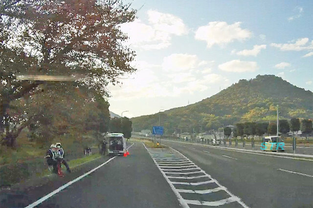 坂出市福江町 国道11号下り車線 金山トンネル西側でのネズミ捕り