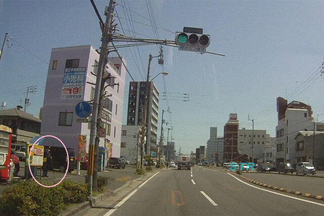 高松市本町 琴電本町踏切での一時不停止違反取り締まり