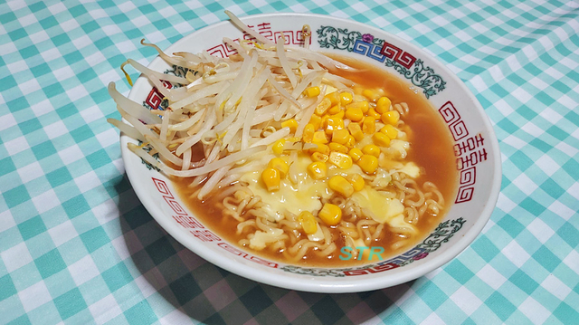 チーズ味噌ラーメンを作る