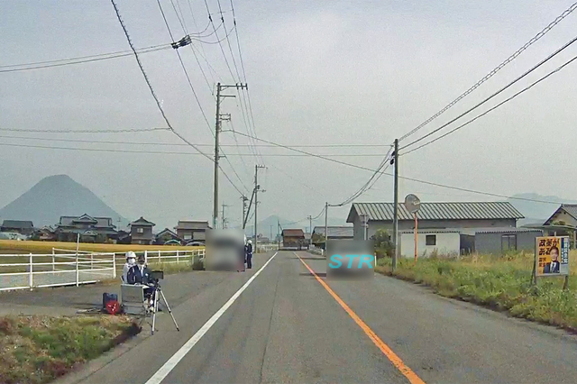 丸亀市綾歌町岡田東 国道438号下り車線でのネズミ捕り