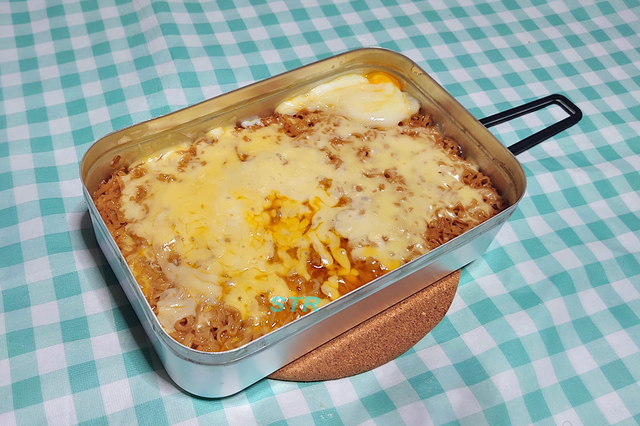 メスティンでチキンラーメン飯を作る