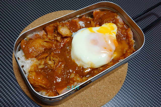 メスティンでスパムバターチキンカレー飯を作る