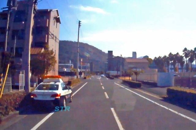 宇多津町浜二番丁 ファミリーマート宇多津浜店北西側交差点での一時不停止違反取り締まり