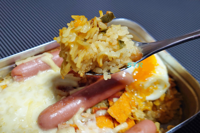 メスティンでココイチカレーラーメン飯を作る