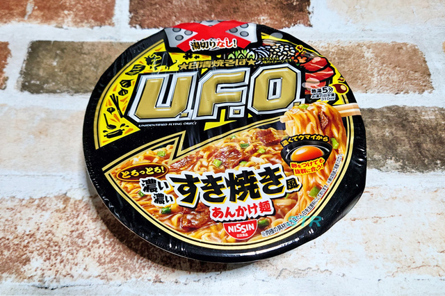 日清焼きそばU.F.O.濃い濃いすき焼き風あんかけ鍋を作る
