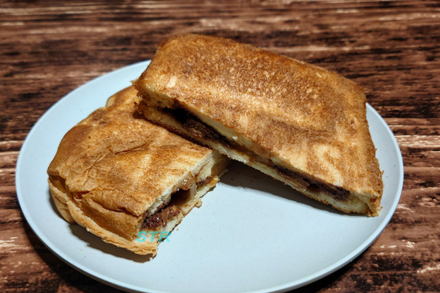 ホットサンドメーカーで駄菓子サンドを作る その4