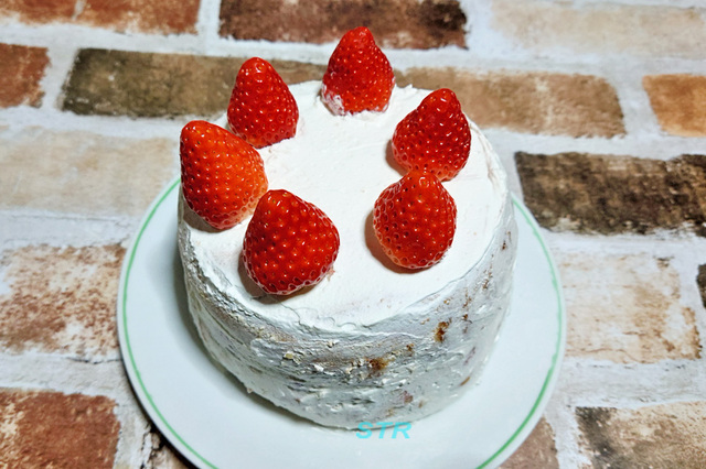台湾カステラでデコレーションケーキを作る