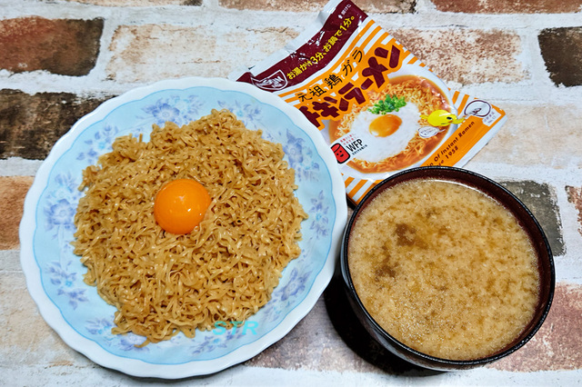 チキンラーメンつけ油そばを作る