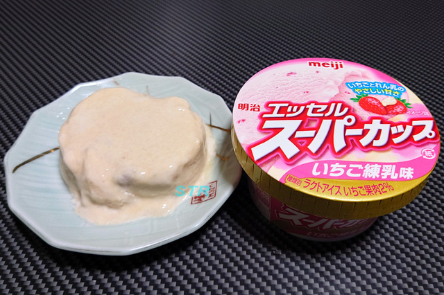 スーパーカップいちご練乳プリンを作る