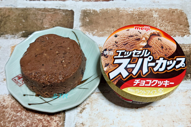 スーパーカップチョコクッキープリンを作る