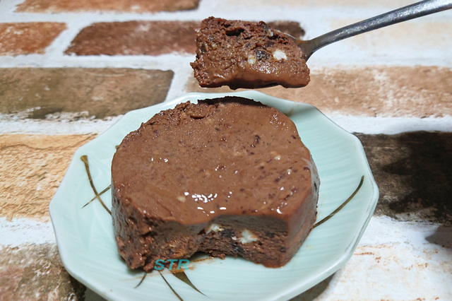 スーパーカップチョコクッキープリンを作る