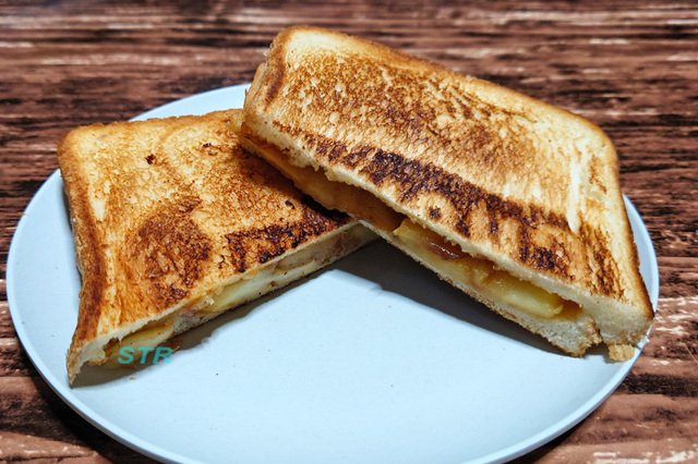 ホットサンドメーカーでアップルサンドを作る