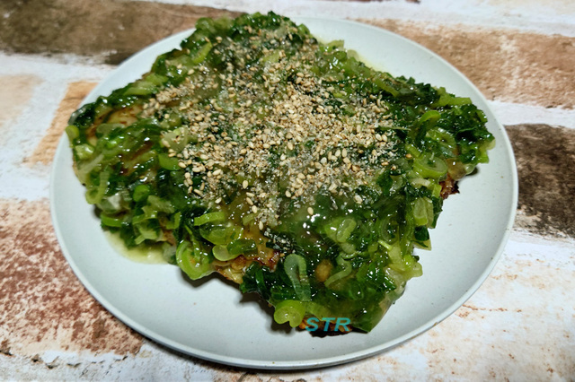 ホットサンドメーカーでネギ塩あんかけラーメンハンバーグを作る