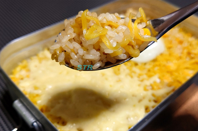 メスティンで濃厚チーズ味まぜそば飯を作る