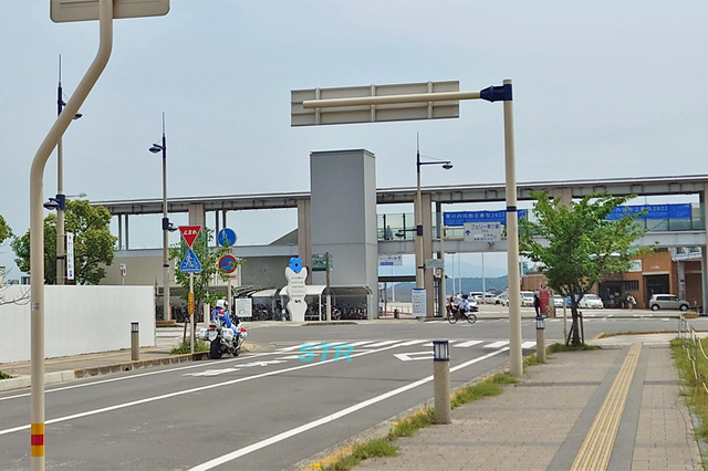高松市サンポート 小豆島フェリー乗り場前での横断歩行者妨害取り締まり