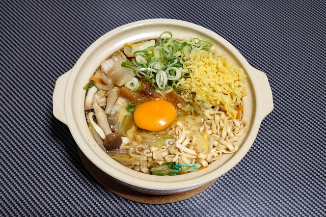 牛すきうどん鍋を作る