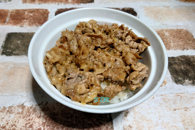 チーズ豚丼を作る