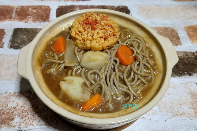 カレーそば鍋を作る