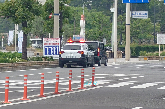高松市サンポート 小豆島フェリー乗り場前での横断歩行者妨害取り締まり その2