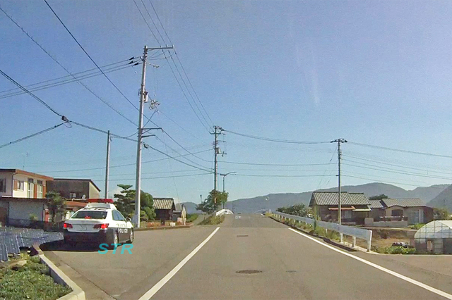 坂出市江尻町 川尻橋南詰交差点での一時不停止違反取り締まり