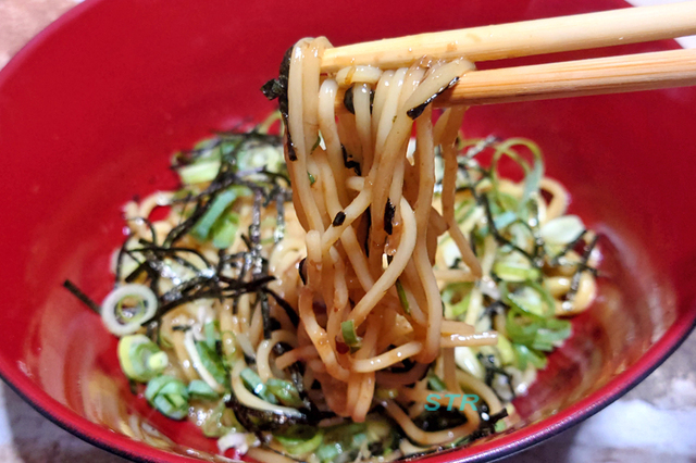 たまごかけラーメンを作る
